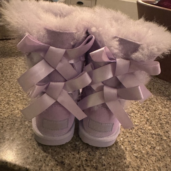 Girls Purple Uggs - Picture 2 of 4